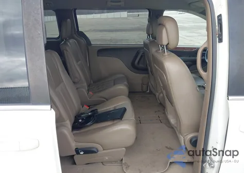 2012 Chrysler Town & Country Touring z USA, uszkodzony, nr VIN 2C4RC1BG5CR376301